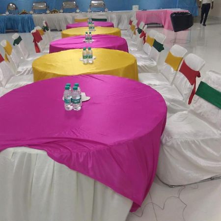 ホテル ルドラ コンチネンタル Rudrapur エクステリア 写真