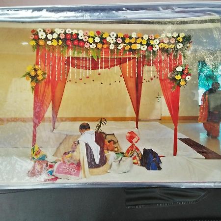 ホテル ルドラ コンチネンタル Rudrapur エクステリア 写真