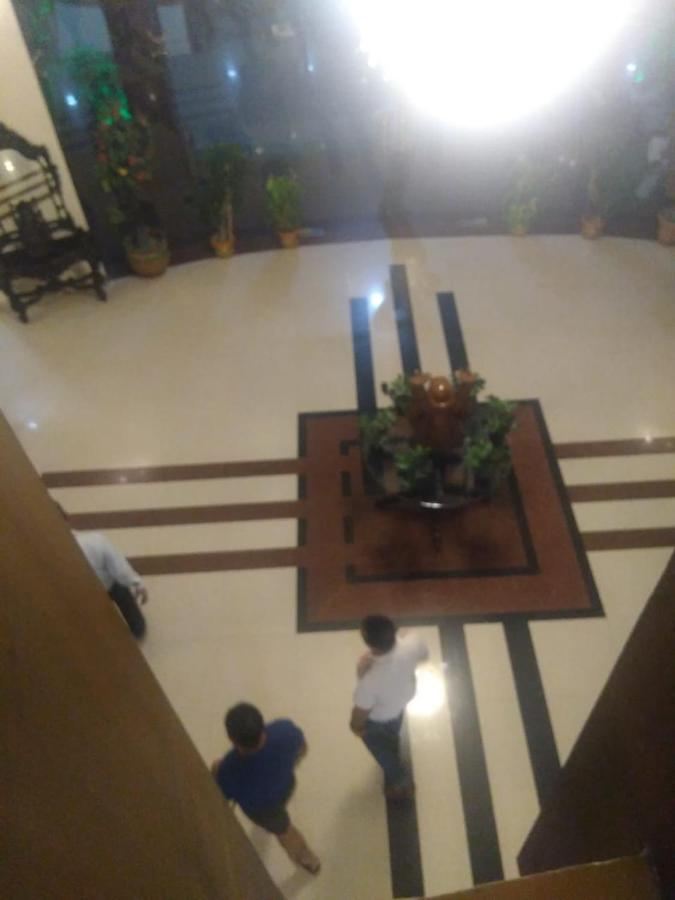 ホテル ルドラ コンチネンタル Rudrapur エクステリア 写真