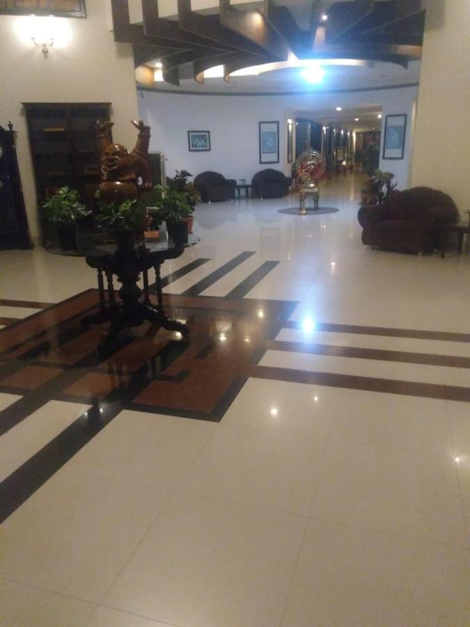 ホテル ルドラ コンチネンタル Rudrapur エクステリア 写真